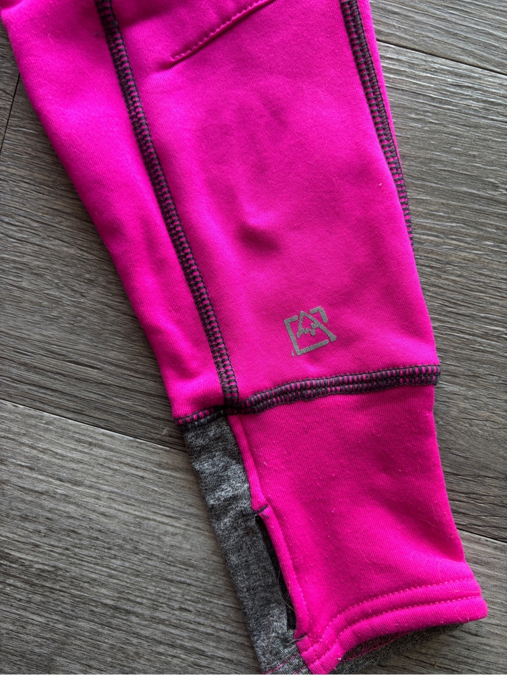 Lightweight running jacket! - Picture 3 of 3
